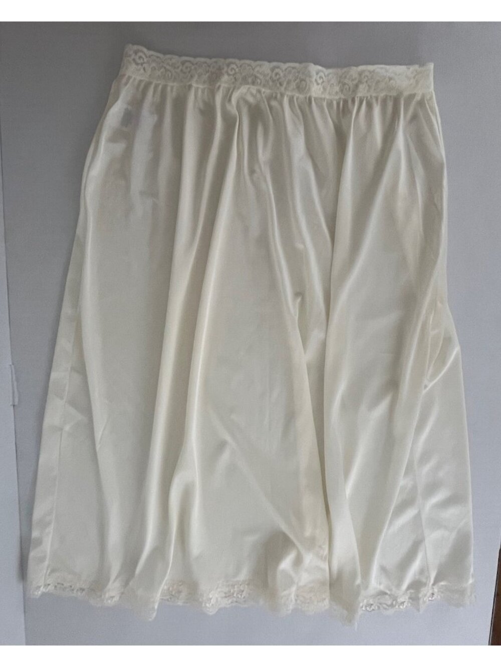 Vintage Dixie Belle Women's 1X Half Slip Ivory Stretch Lace Waistband 6513 NWT - Picture 4 of 4